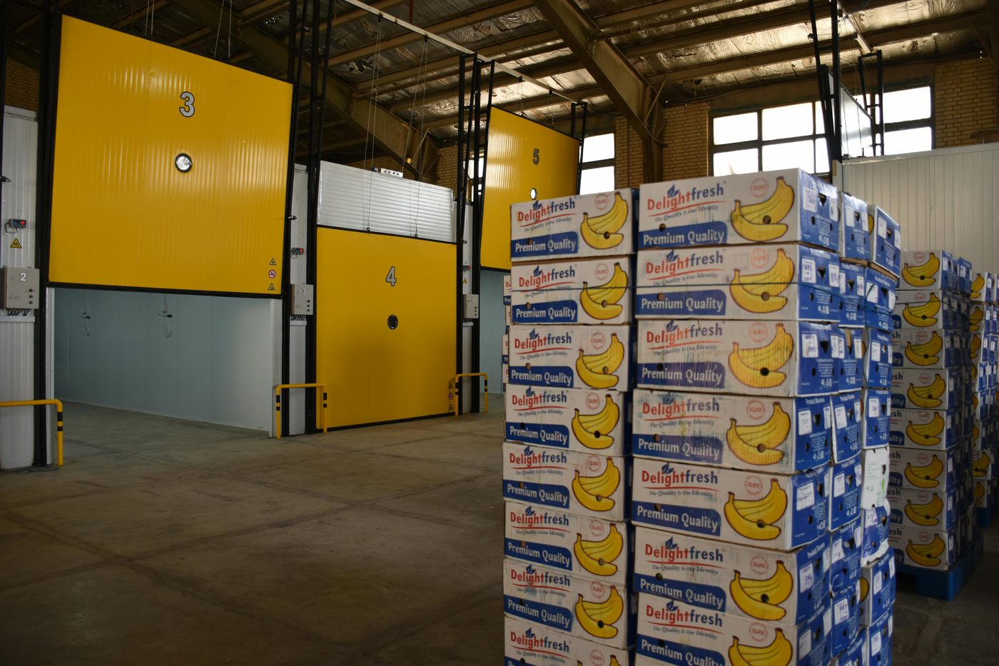 Food and beverage warehouse freight