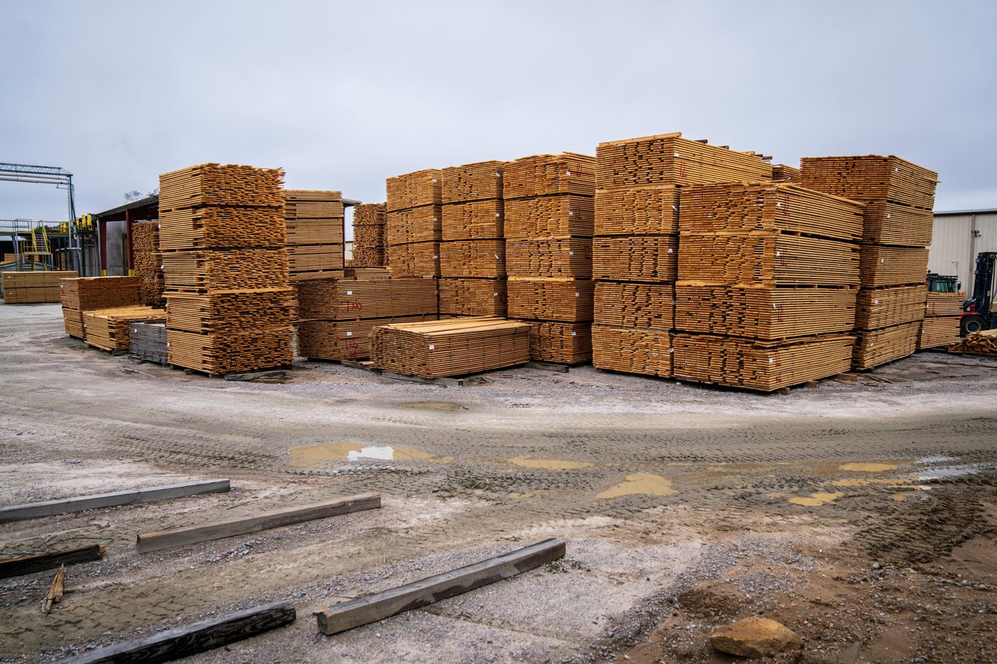 Lumber and construction materials freight